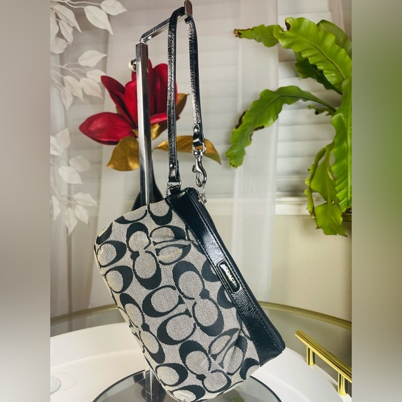 Coach Corner Zip Wristlet Black and Grey - Picture 8 of 11